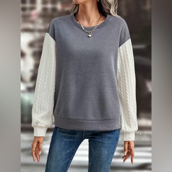 COPY - NWOT-NEVER BEEN WORN Women’s Drop Shoulder Crewneck Long Sleeve Sweatshi… - Picture 4 of 6